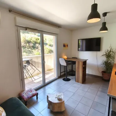 T2 With Wifi - Balcony And View Апартаменты *